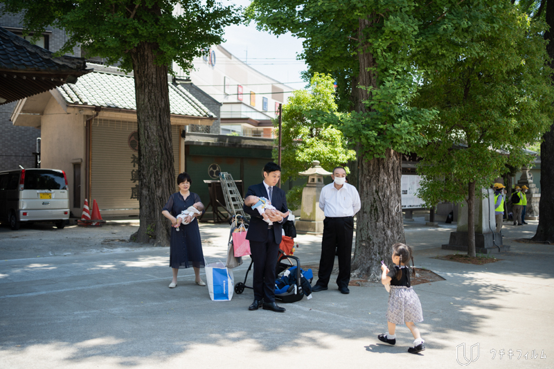 亀有香取神社で双子のお宮参りの出張撮影