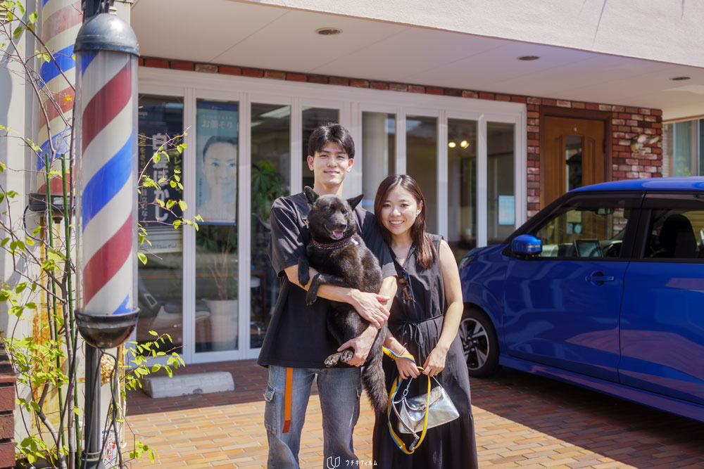 ご実家の前で犬との私服前撮り