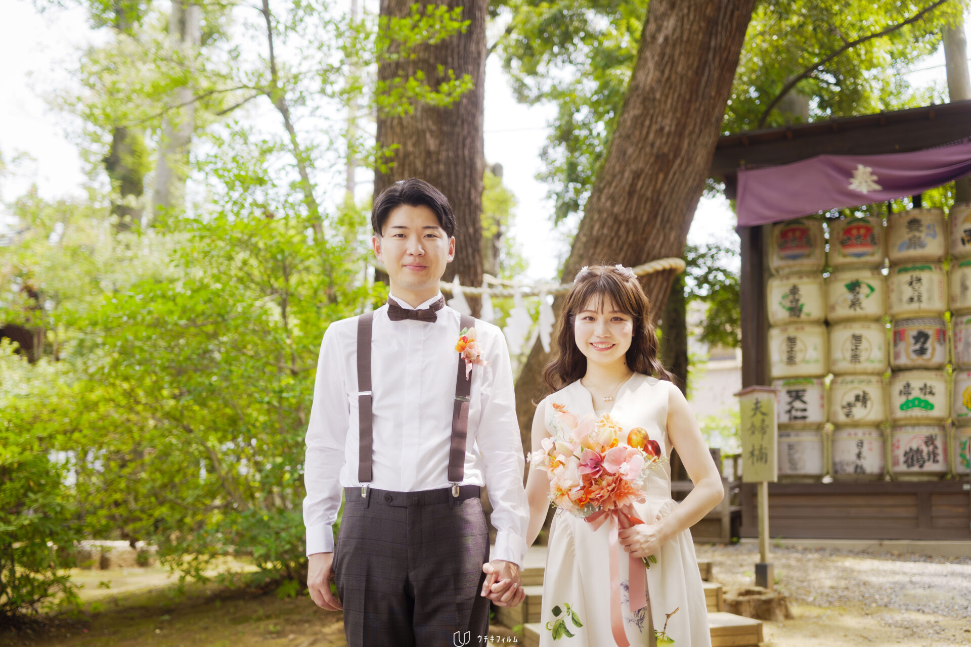 大宮氷川神社での夫婦楠の前での結婚式の前撮り撮影